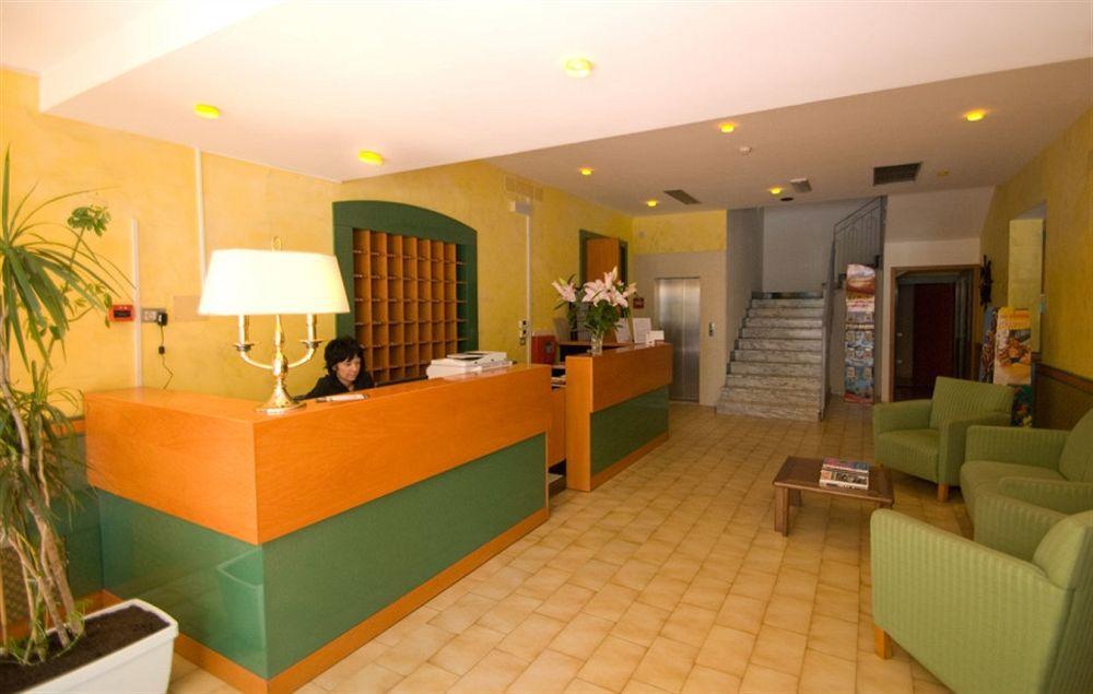 Hotel Gregory 米兰马瑞提那 外观 照片